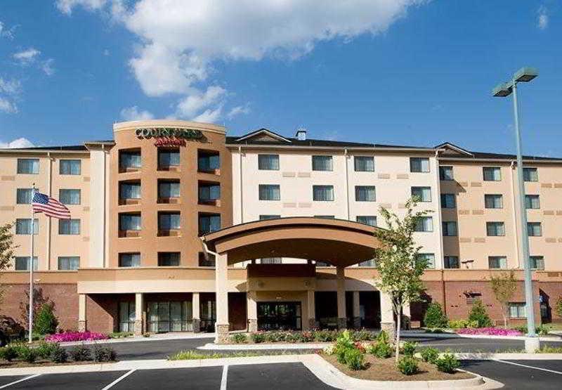 Courtyard By Marriott Atlanta Buford Mall Of Georgia Hotel Exterior photo