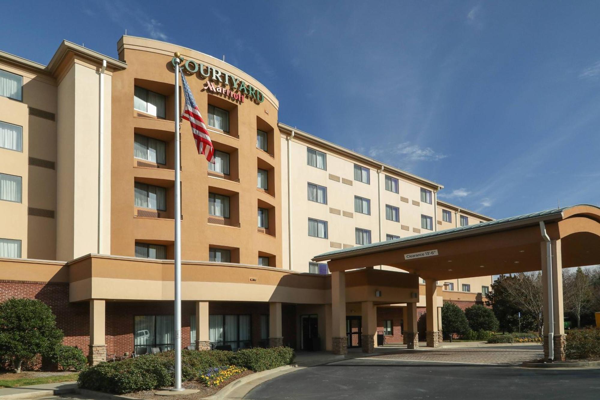 Courtyard By Marriott Atlanta Buford Mall Of Georgia Hotel Exterior photo